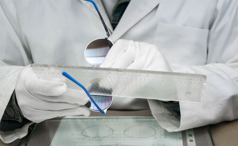 Eyewear inspection service 2.jpg